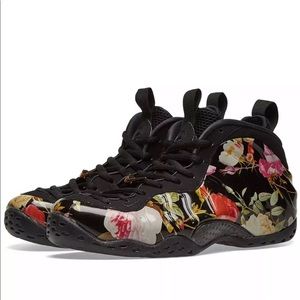 Nike Women Air Foamposite One “Floral” Size 9
